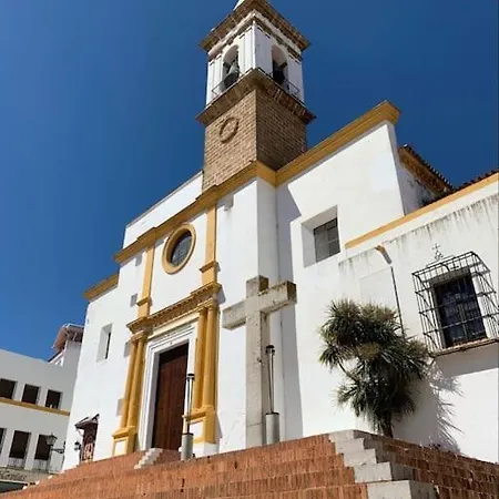 Centro De Ayamonte. Junto Al Rio Guadiana Y Nuevo Puerto Deportivo.