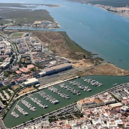 Centro De Ayamonte. Junto Al Rio Guadiana Y Nuevo Puerto Deportivo.